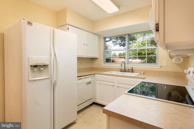 Photo - 7717 Inversham Dr Unit 115