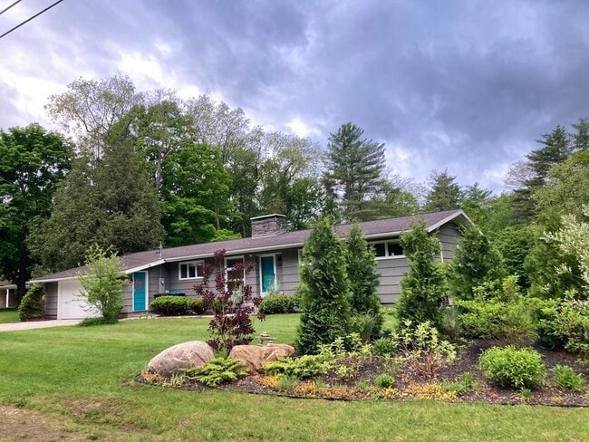 Building Photo - 1128 Town Line Rd Rental