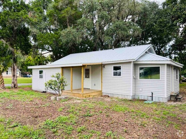 Building Photo - 483 SE Margaret Dr Rental
