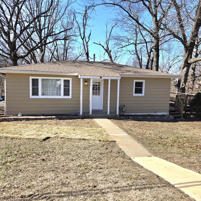 Building Photo - 1503 S 5th Ave