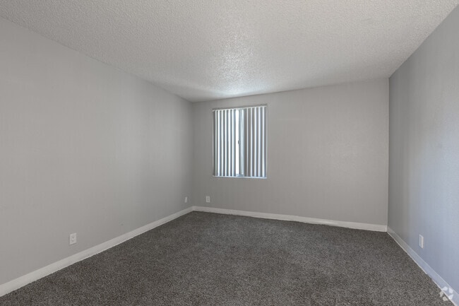 1 BR, 1BA - 750SF - Bedroom