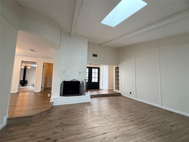 Photo - 115 Spanish Oak Cir