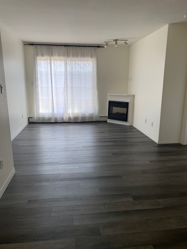 Photo - Apartment/Condo Located in Timberlea - Great Price You Will Not Want to Miss Out! Unité 1406