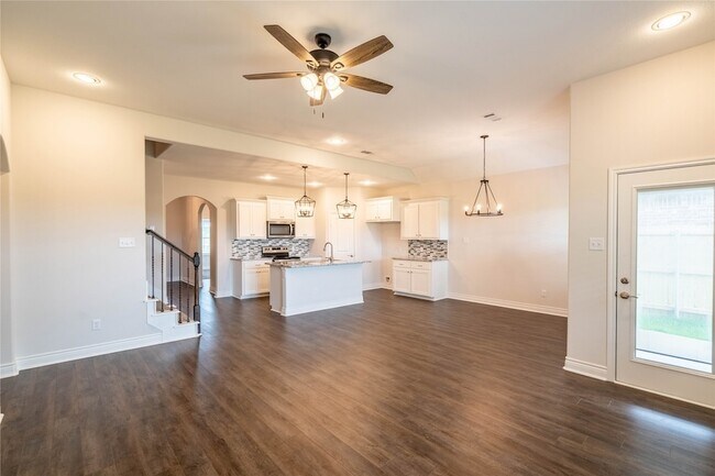 Photo - 8202 Grant Ln