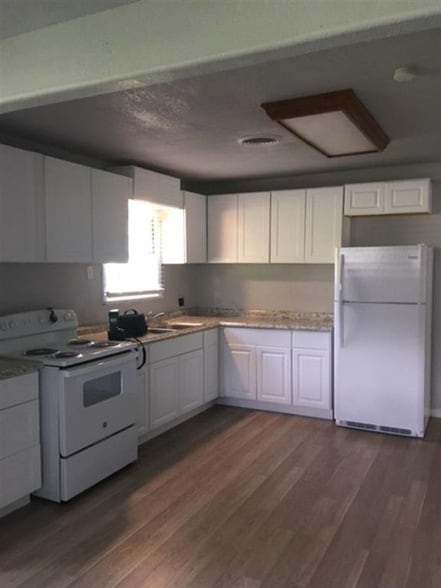 Photo - 2406 40th St
