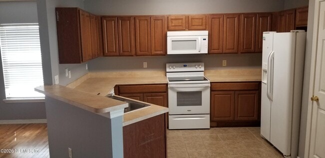 Photo - 837 Broxton St