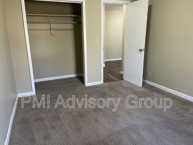 Photo - 940 SE Pinecrest Dr