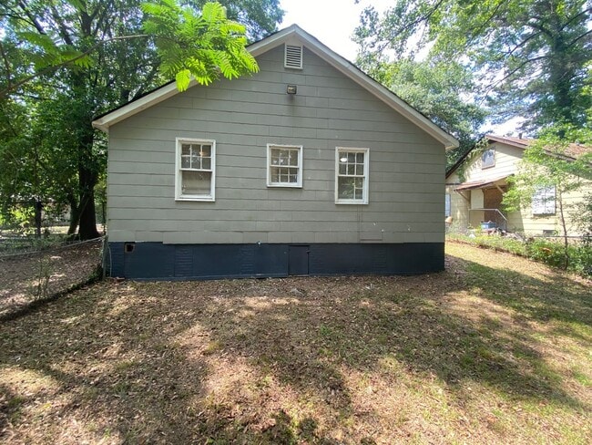 Photo - **AVAILABLE NOW** 2 Bedroom / 1 Bathroom Home for Rent in Columbus, GA***