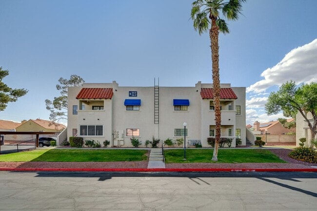 Building Photo - Move-In Ready Condo Near Summerlin!