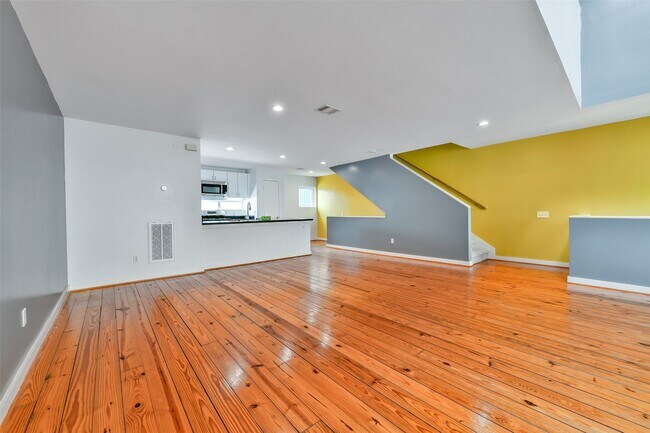 Photo - 2716 Chenevert St