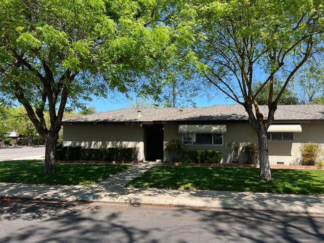 Building Photo - Single story one bedroom Unit 1237 Cecil Way