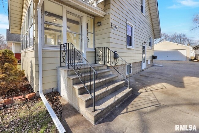 Photo - 2601 W Kenwood Ave