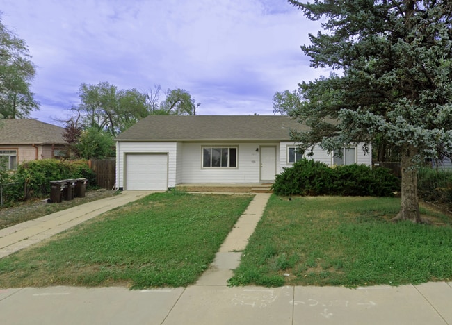 Building Photo - 2887 Moorhead Ave