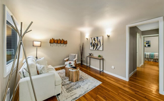 Photo - 5606 25th Ave SW