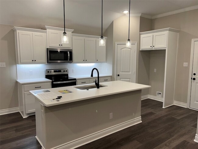 Photo - 702 Tippit Ln