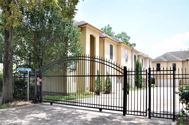 Photo - 9010 Laverne Park Ln