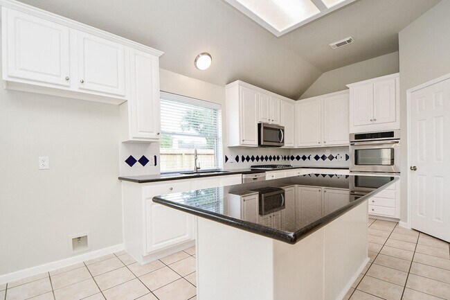 Photo - 802 Childers Ct