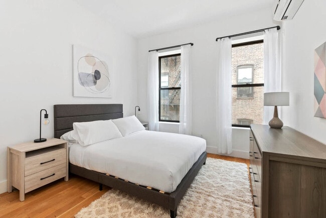 Photo - 517 W 45th St Unidad ID1224962P