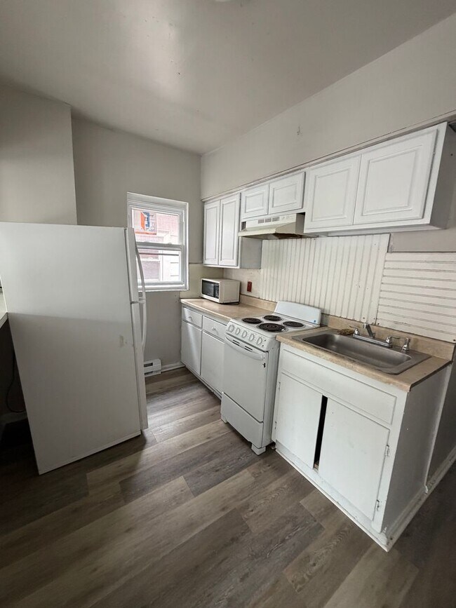 Photo - 139 N 13 St Unit Apt 2