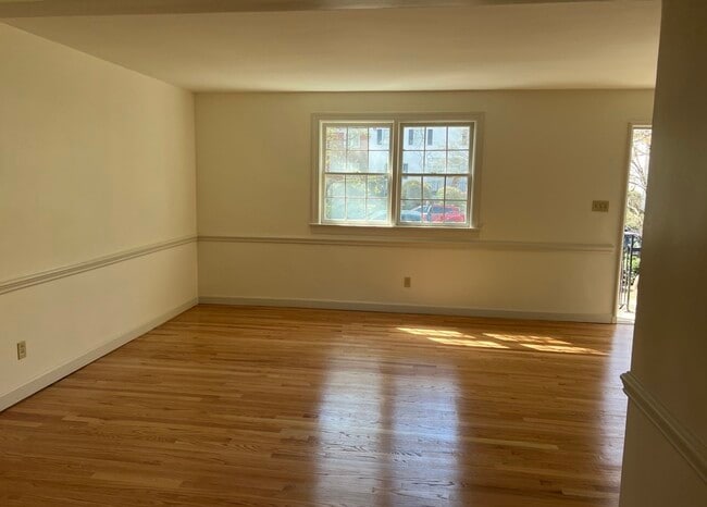 Photo - 1033 Nichols Dr Unidad Village District One Bedroom Condo