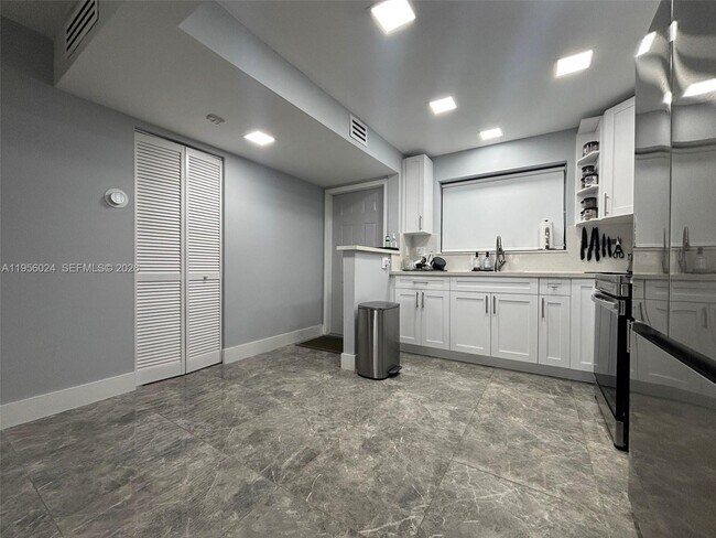 Photo - 10865 SW 112th Ave Unit 209