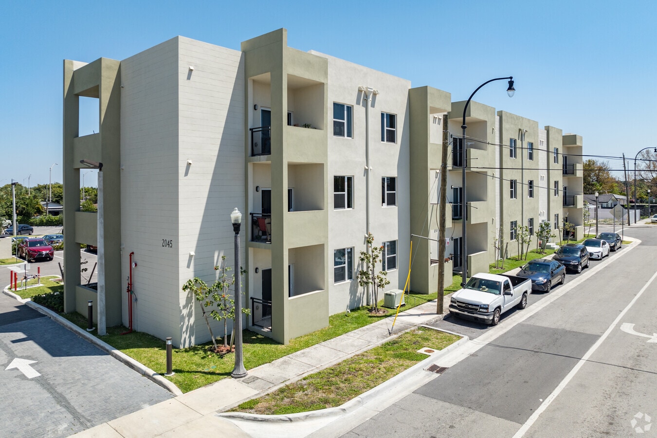 102 E 21st St - Ram Station 21 LLC