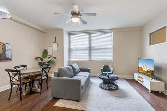 Building Photo - 925 Common St Unit ID1266907P