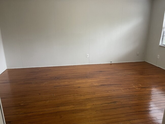 Photo - 5457 101st St