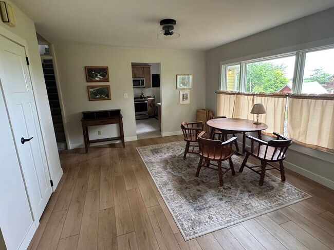 Photo - 4 Bedroom Updated Acreage