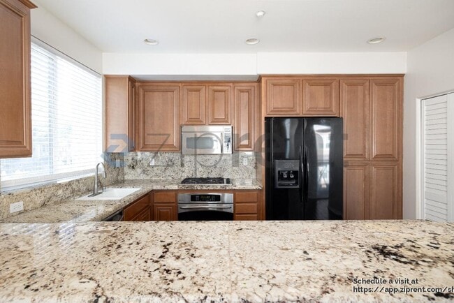 Photo - 3048 Beachwood Blf Wy