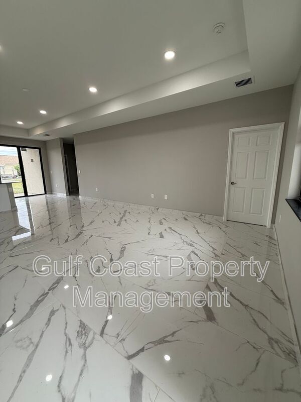 Photo - 1726 NE 13th St