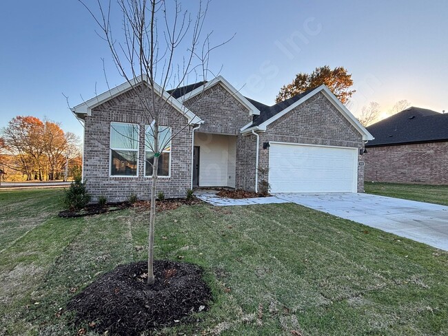 312 N Yona Ln
