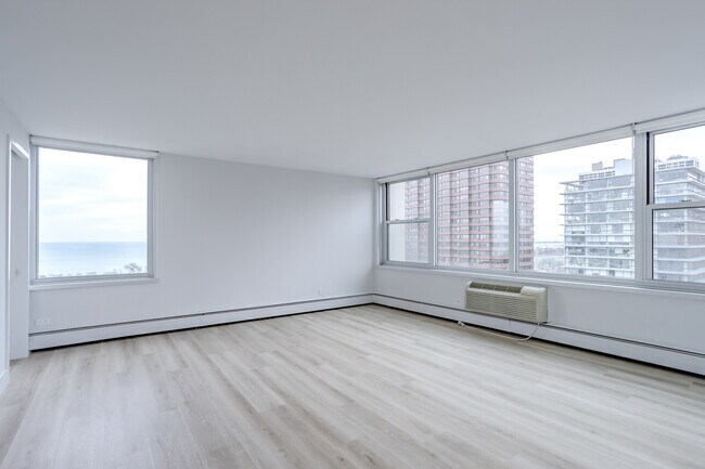 Photo - 336 W Wellington Ave Unidad 1805