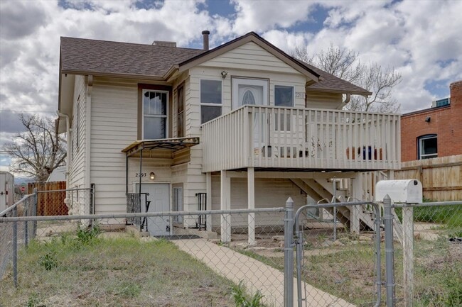 2 bedroom 1 bathroom- lower unit - 2 bedroom 1 bathroom- lower unit House