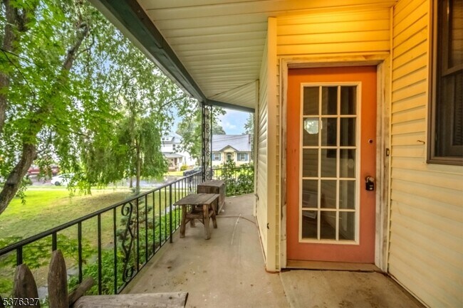 Photo - 86 W Stewart St Unidad A