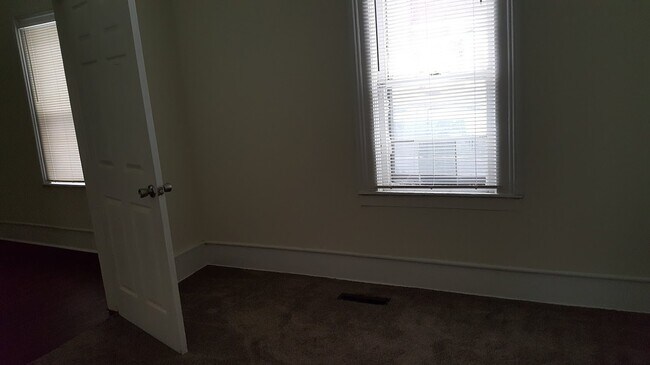 Photo - 506 N Sycamore St