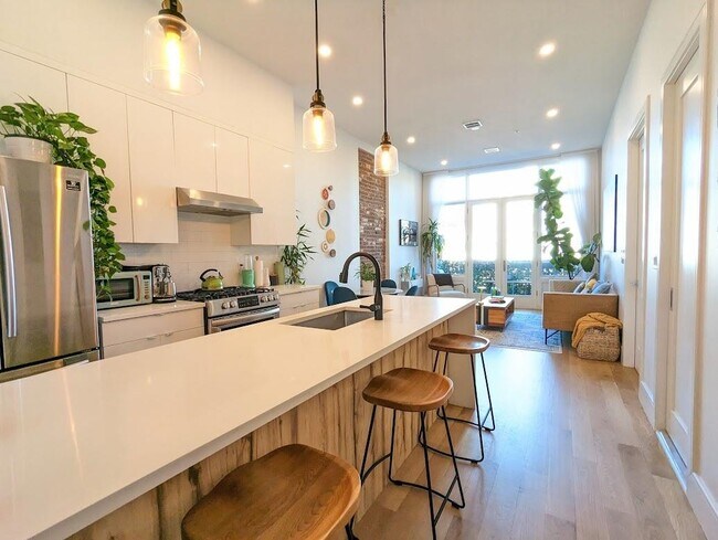 Photo - 33 Waverly St Unit 2