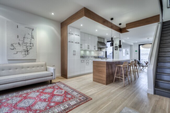 Photo - 133 Munro St