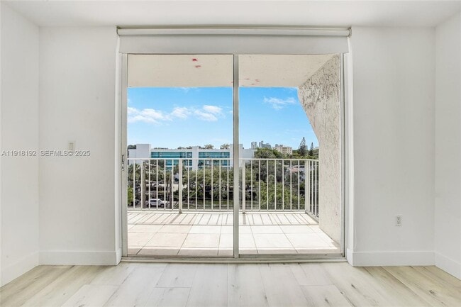 Building Photo - 650 NE 64th St Unit G506