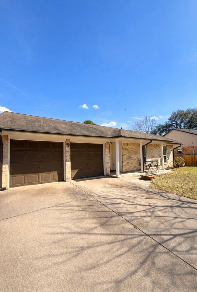 Photo - 7426 Pierrepont Dr