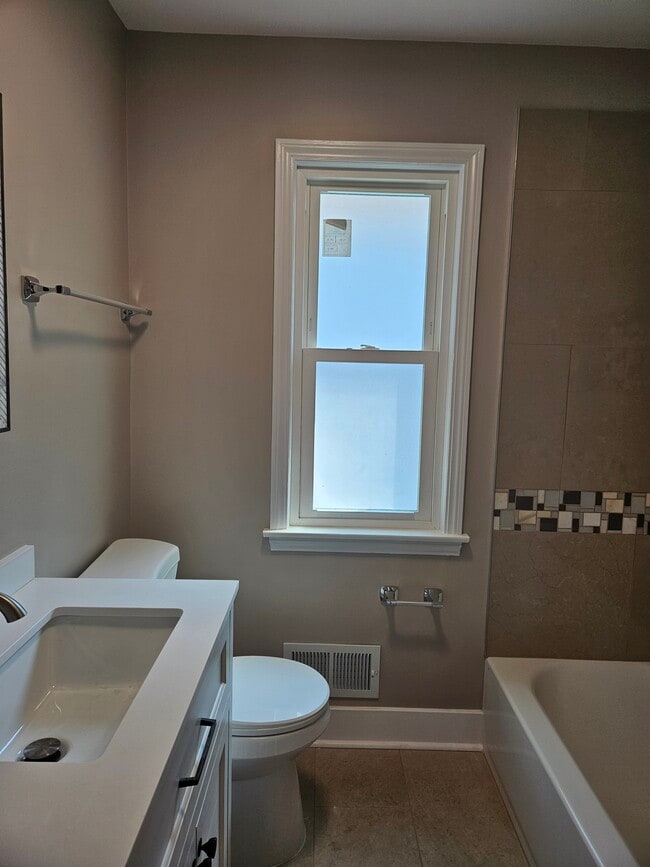 Photo - 2733 Indian Boundary Rd