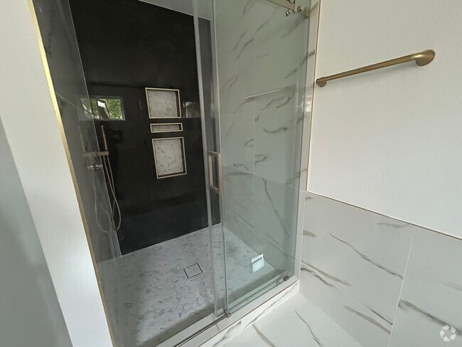 Building Photo - 102 SE 11th St Rental