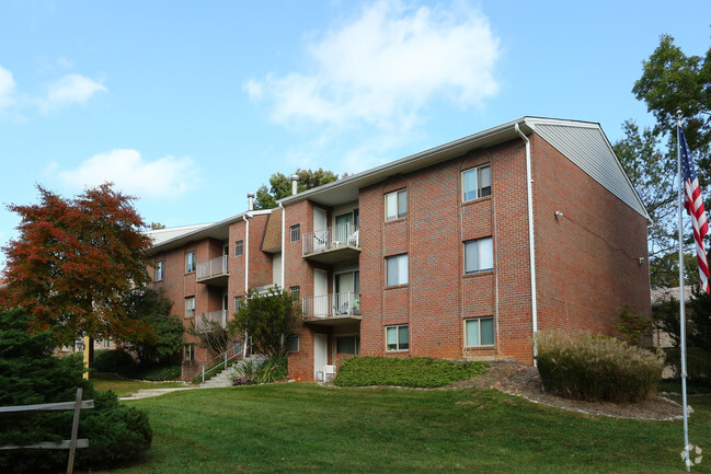 Building Photo - Kenwood Park Apartments