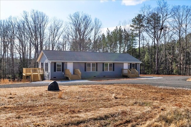 Photo - The Home You’ve Been Searching For! *Utili...