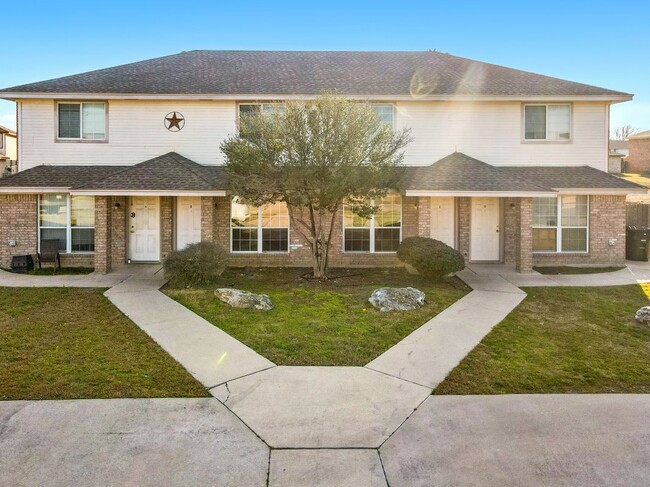 Building Photo - 4102 Terri Linn Dr Rental