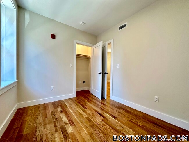 Photo - 64 N Margin St Unidad 2F