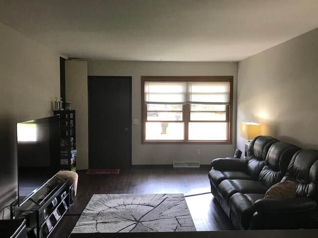 Photo - 204 Bruns St