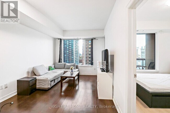 Photo - 238 Besserer St Unit 810