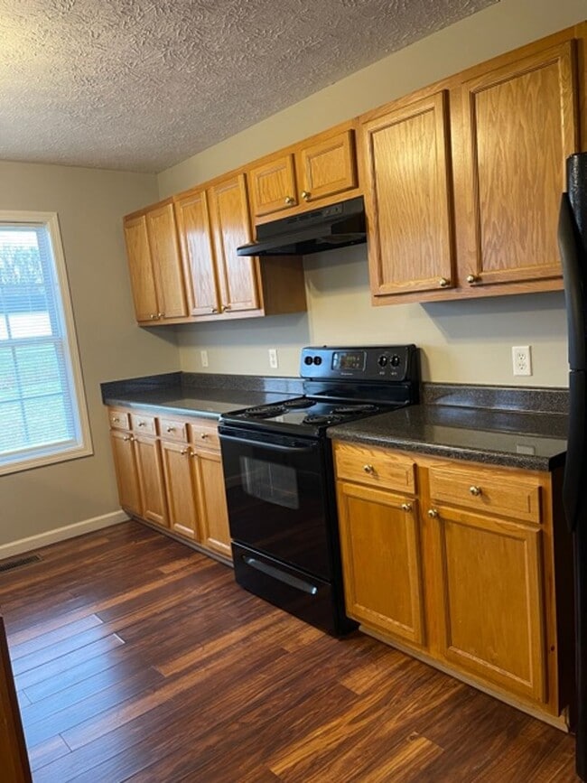 Photo - 1429 Huron Way