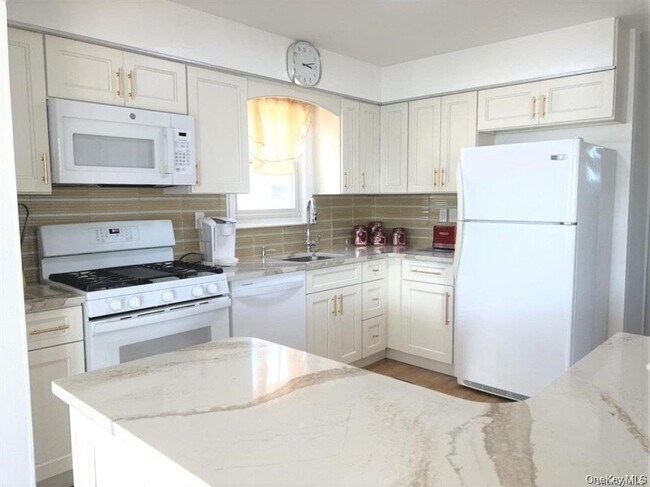 24 Virginia Ave Unit Top